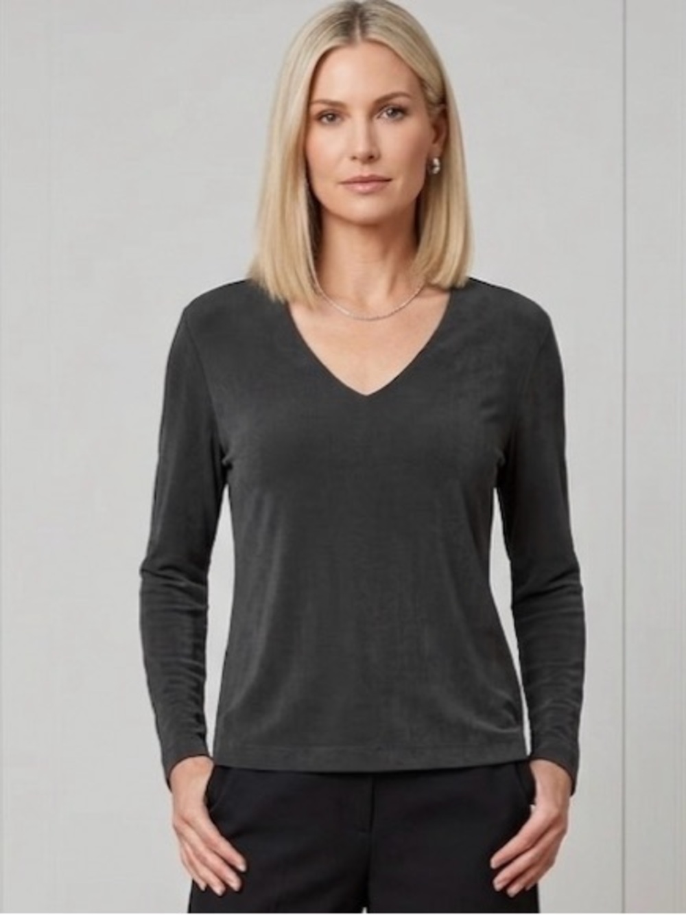 NWT Chico’s Travelers V-Neck Long Sleeve Slinky Knit Top Olive Size 1